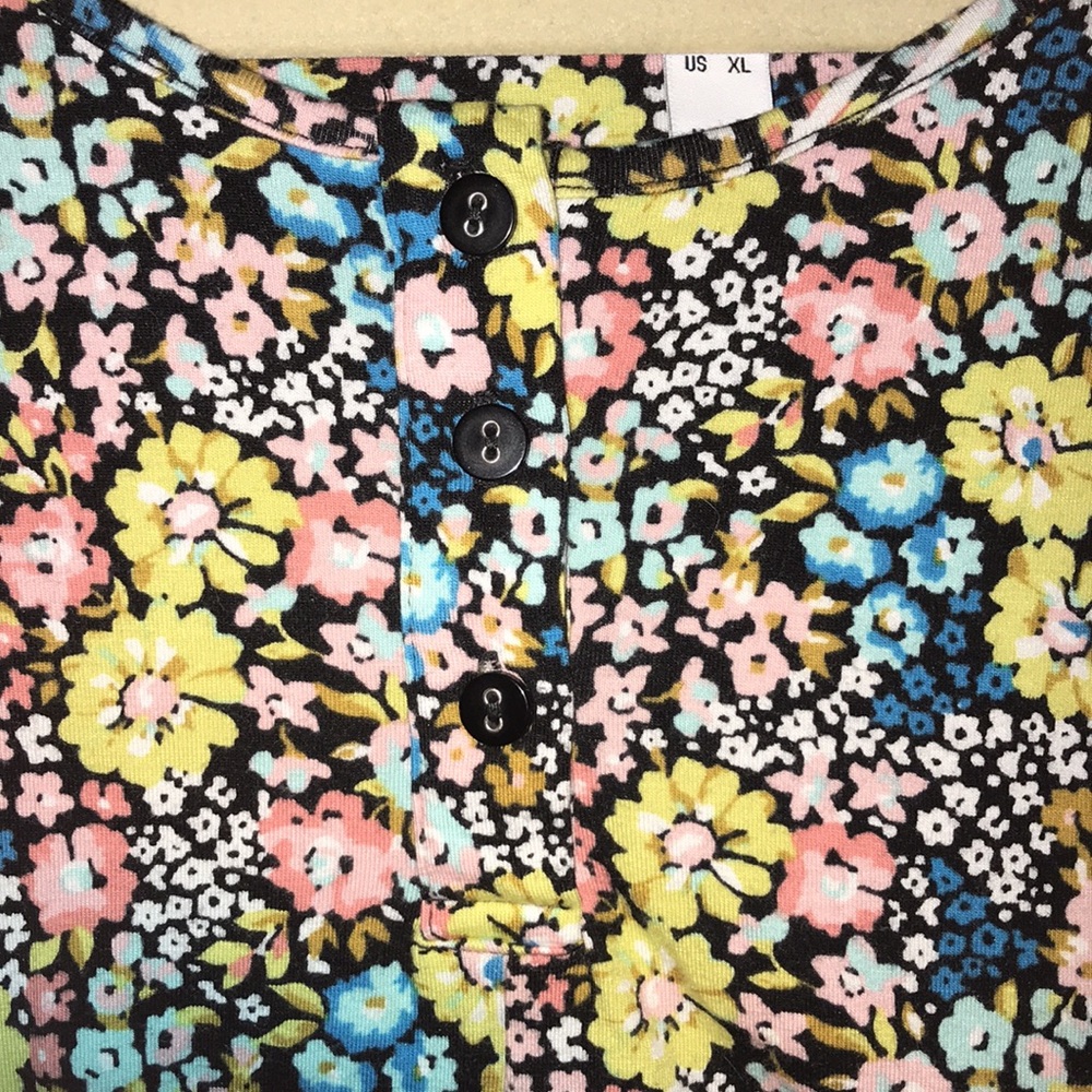 ✅d&co Short Sleeve Henley Tunic - Picture 2 of 6